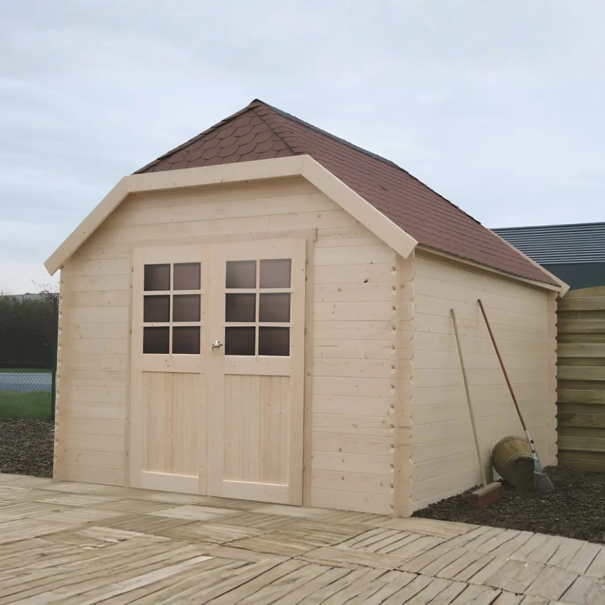 Abri de jardin Limerick - 2,98 x 3,88 m - sapin du Nord certifié - toiture cottage - double-porte avec fenêtres - bois imprégné – Image 2