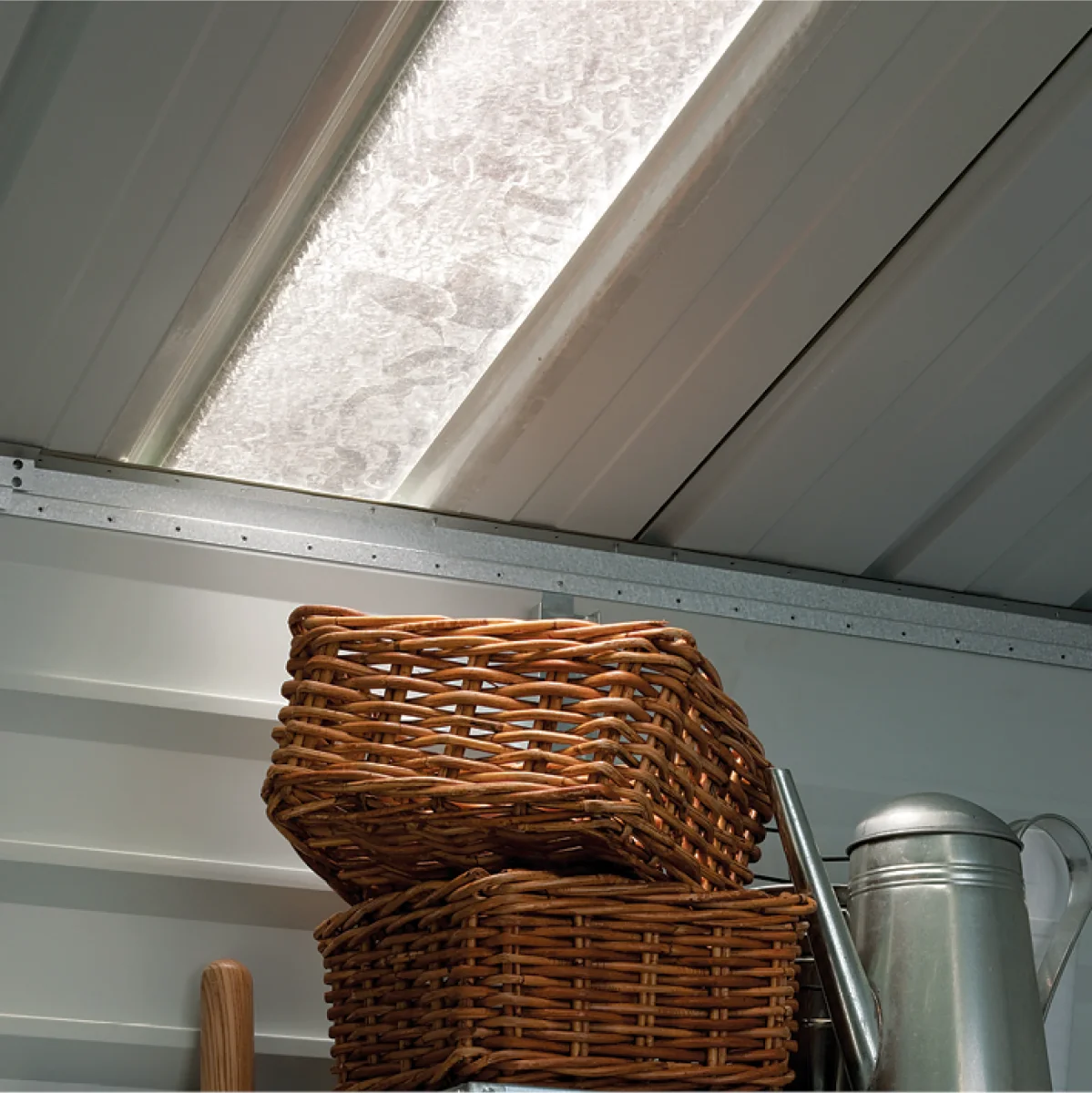 Abri de jardin en métal - 2,43 x 1,97 x 2,15 m - beige et marron – double-portes coulissantes – Image 7